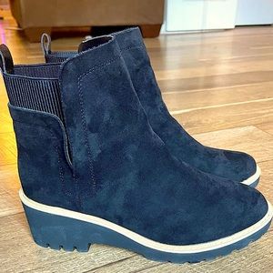 Corky’s Hey Girl Basic Booties